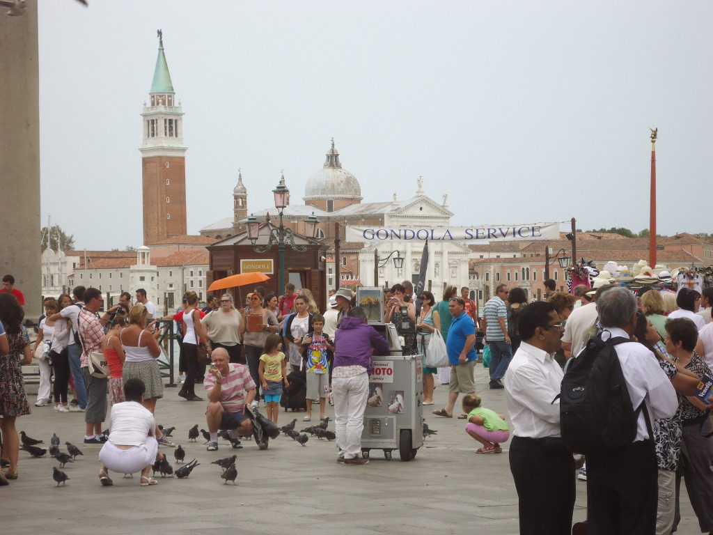 avoiding crowds in venice